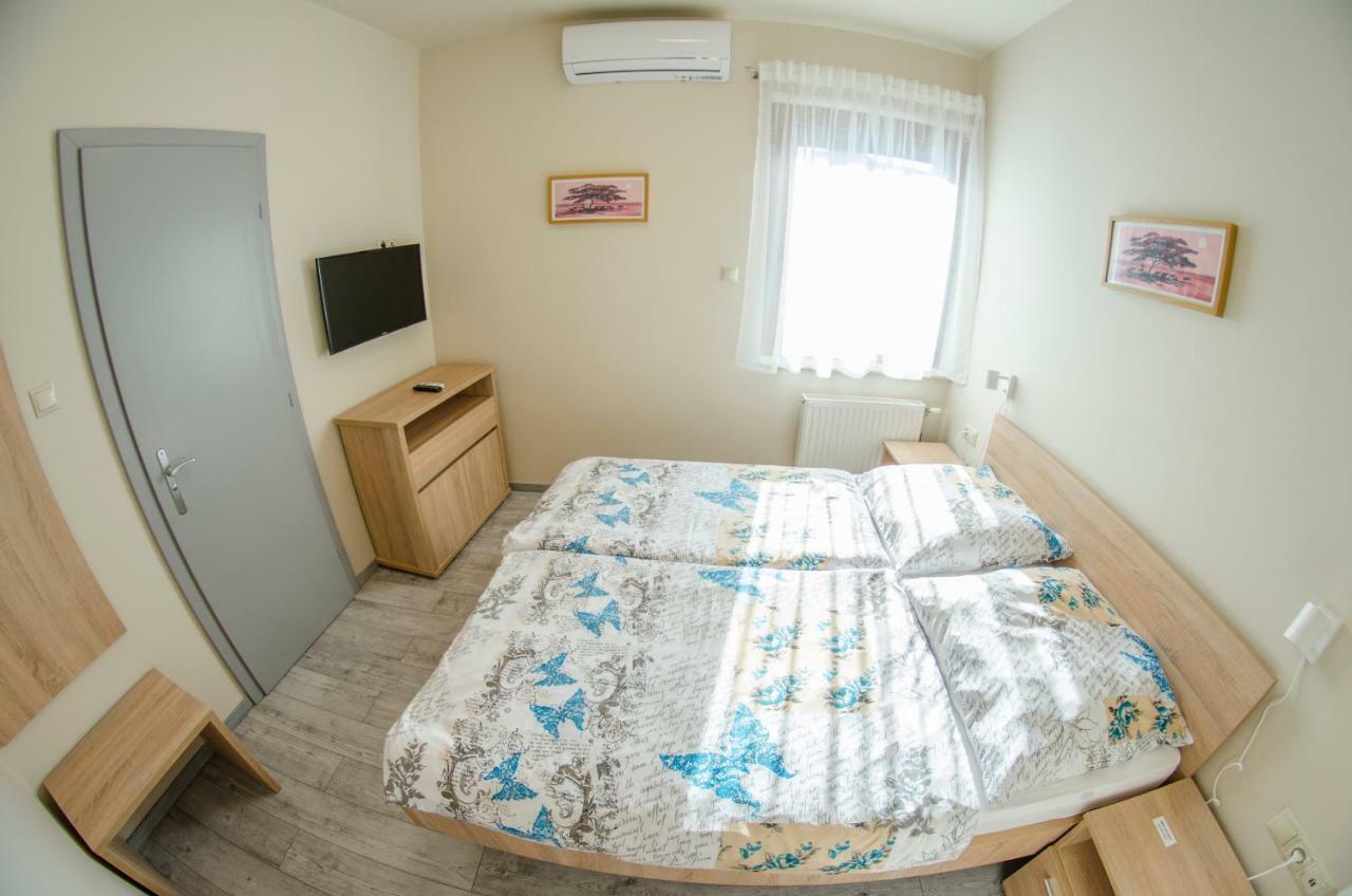 Kolibri Panzio Bed & Breakfast Байя Екстериор снимка