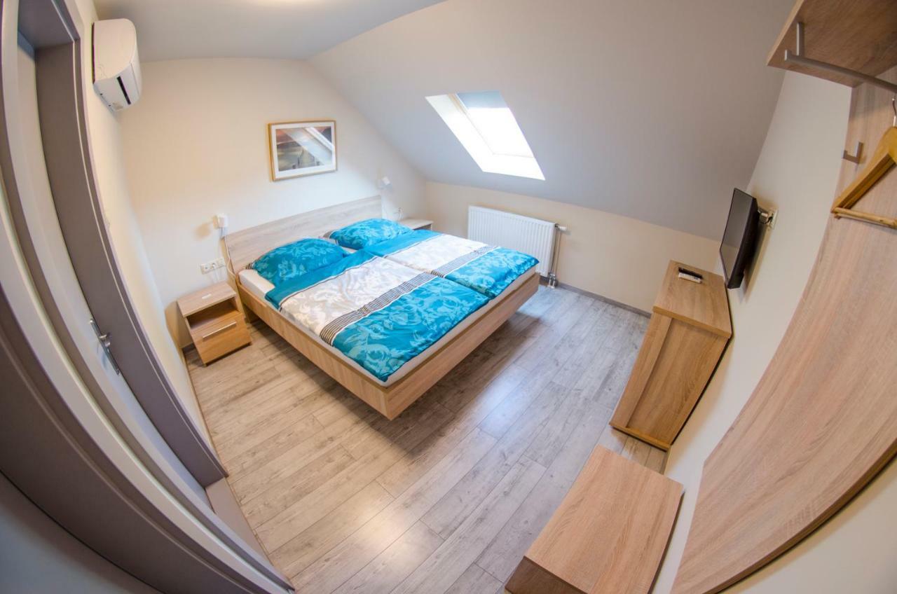 Kolibri Panzio Bed & Breakfast Байя Екстериор снимка